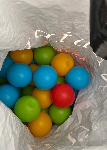 Renkli Plastik Toplar Oyuncak