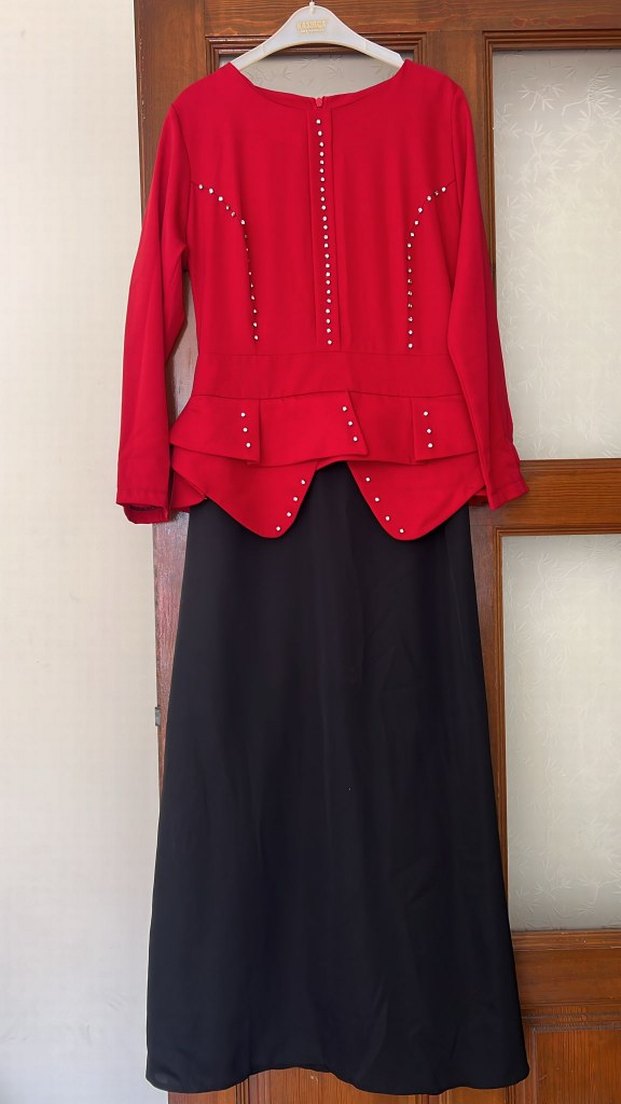 Klasik Kırmızı Drapeli Uzun Kadın Elbise - Görsel 2