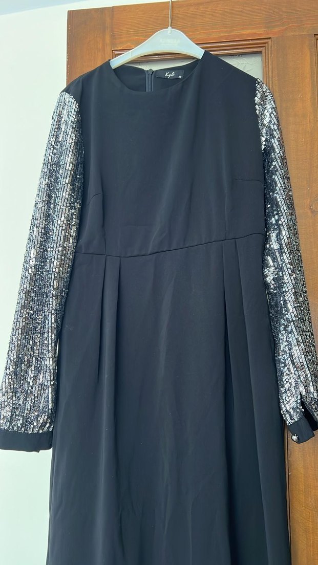 Siyah Yılan Desenli Uzun Abiye Elbise bilek boy - Görsel 3