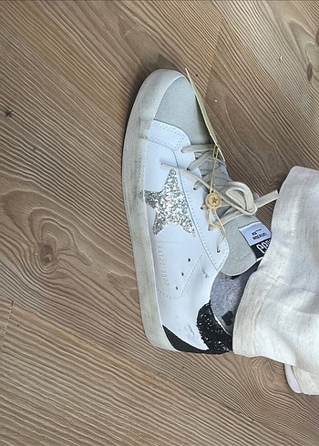 Golden Goose Deluxe Golden goose