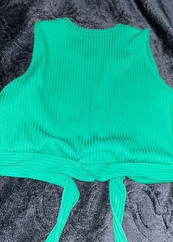 m Beden Yeşil Bağlamalı Kolsuz Crop Top Ambar