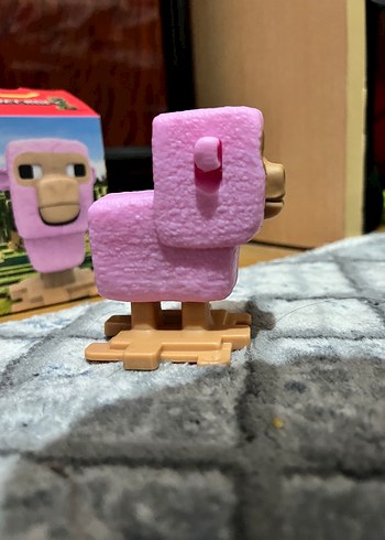 Renkli Pembe Aksiyon Figürü - Görsel 3