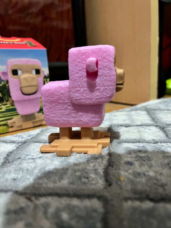 Renkli Pembe Aksiyon Figürü - Görsel 3