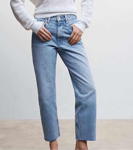 Düz Paça Jean ? Her Kombine Uyum Sağlayan Basic Parça