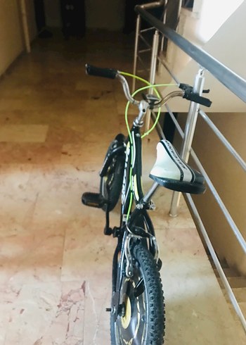  Beden siyah Renk Siyah ve Sarı Çocuk Bisikleti