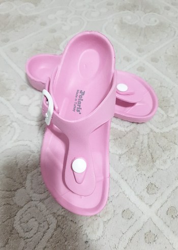 31 Beden Pembe Kız Çocuk Tokalı Terlik