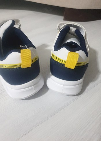 33 Beden beyaz Renk Beyaz Erkek Çocuk Spor Ayakkabı Velcro