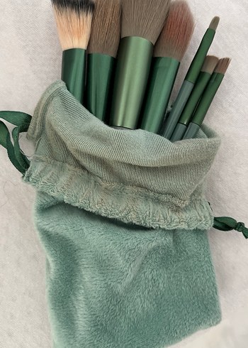 Yeşil Makyaj Fırçaları Seti ve Kılıfı - Görsel 2