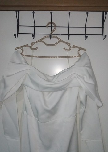 Betty & Sam Clara Beyaz Uzun Drapeli Balık Elbise - Görsel 3