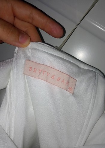 Betty & Sam Clara Beyaz Uzun Drapeli Balık Elbise - Görsel 11