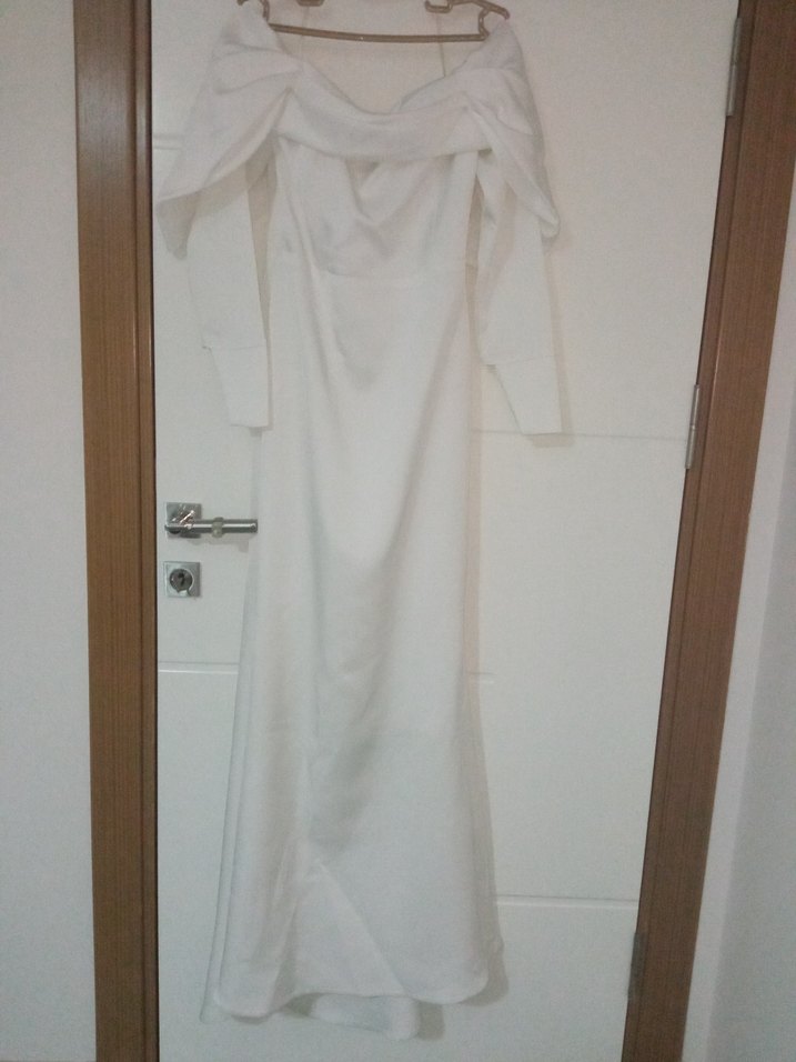 Betty & Sam Clara Beyaz Uzun Drapeli Balık Elbise - Görsel 5