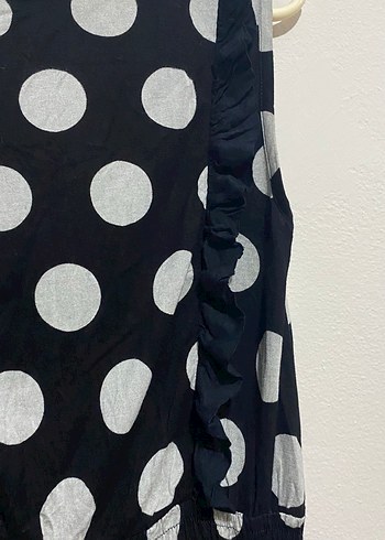 Puantiye Desenli Siyah Midi Elbise - Görsel 2