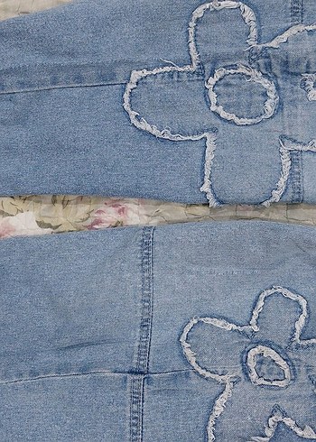 Bershka nakışlı Mavi Düğmeli Kadın Kot Pantolon