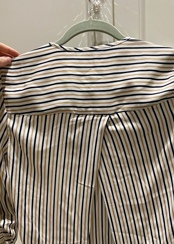 Stradivarius İpek Çizgili Bluz - Görsel 4