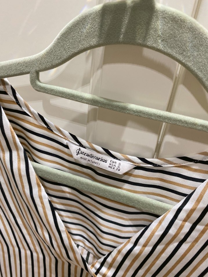 Stradivarius İpek Çizgili Bluz - Görsel 2