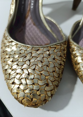 Altın Renkli, Tokalı Stiletto Kadın Abiye Ayakkabı - Görsel 4