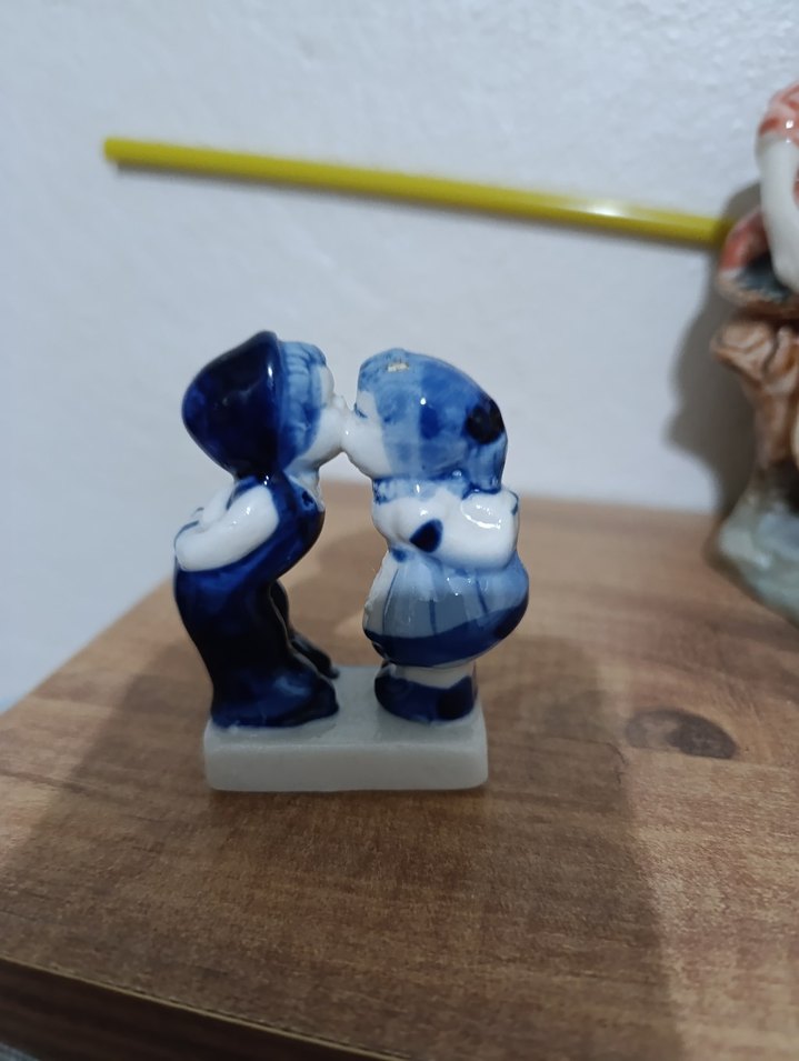 Mavi Çift Öpüşen Figürin - Görsel 2