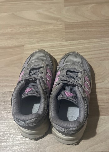 Adidas Kız Çocuk Gri Bağcıksız Spor Ayakkabı