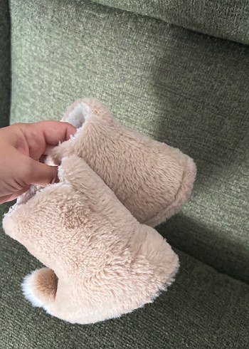 25 Beden ten rengi Renk Kız Çocuk Bej Peluş Nakışlı Sıcak Ev Terliği