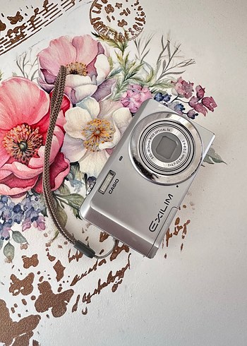Beden Casio Exilim Beyaz Dijital Fotoğraf Makinesi