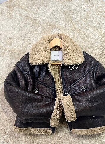BERSHKA CEKET