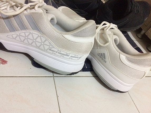 Adidas spor ayakkabı 
