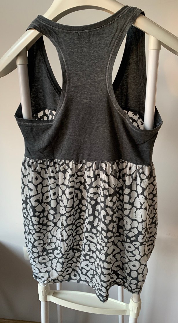 Gri Desenli Askısız Rahat Hemşirelik Üstü - Görsel 3