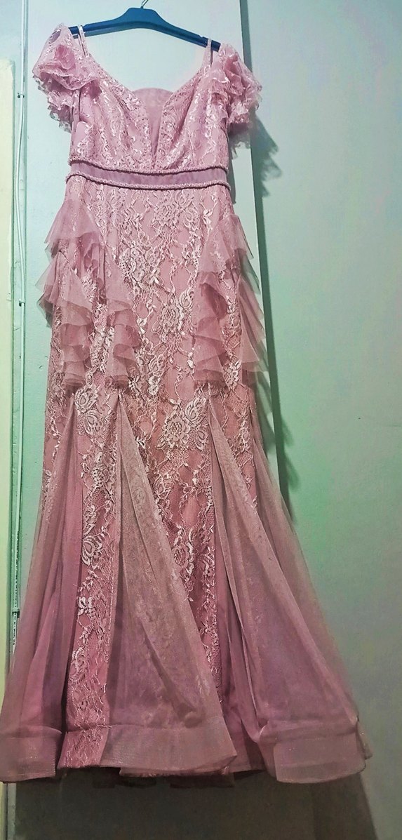 SADECE BİR KEZ GİYİLDİ  SAĞLAM VE TEMİZDİR HARİKA ŞIK BİR ABİYE - Görsel 4