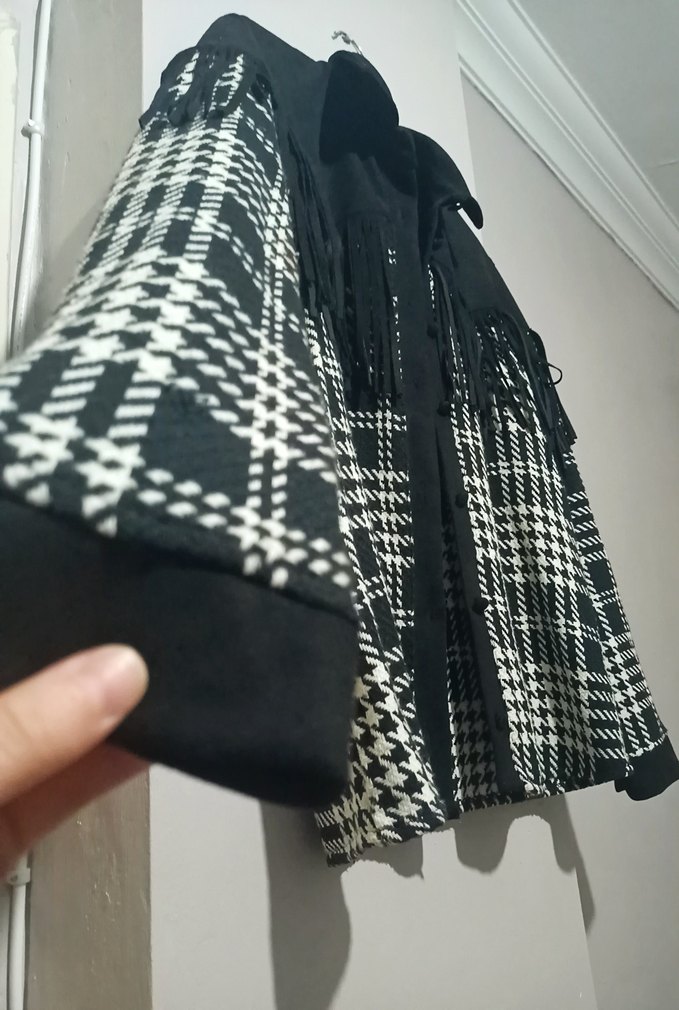 Püsküllü Ekose Desenli Siyah Gömlek - Görsel 2