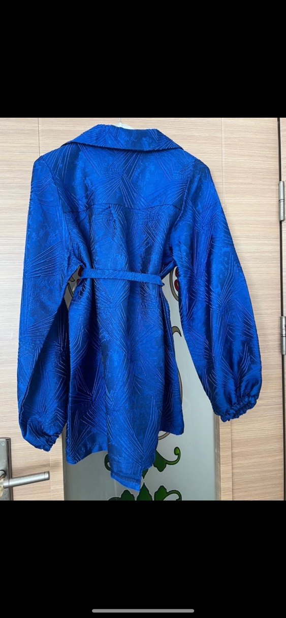 Parlak Mavi Kuşaklı Uzun Kadın Ceketi - Görsel 4