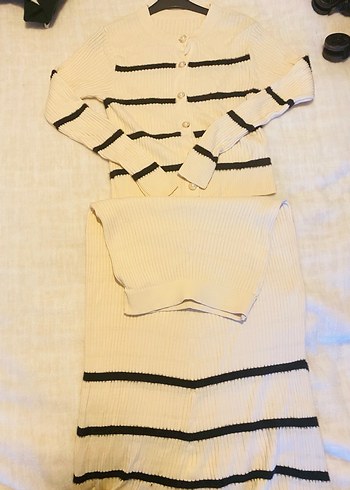 Beyaz Çizgili Uzun Triko Kadın Elbise - Görsel 3