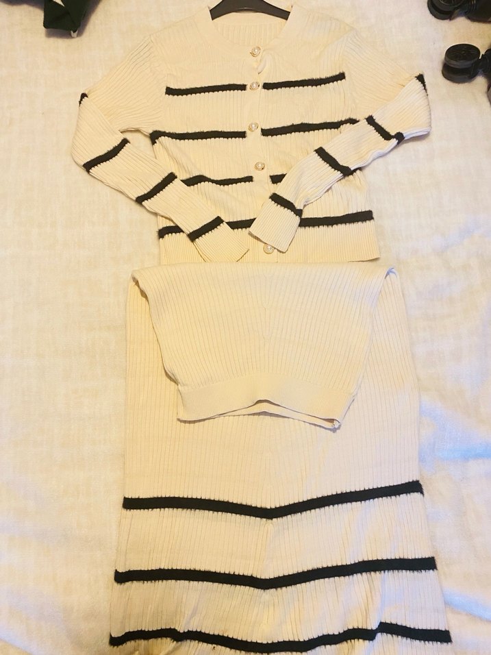 Beyaz Çizgili Uzun Triko Kadın Elbise - Görsel 3