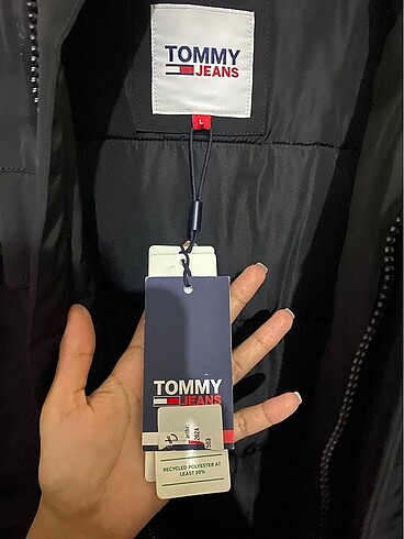 l Beden siyah Renk TOMMY HİLFİGER YENİ ETİKETLİ KABAN