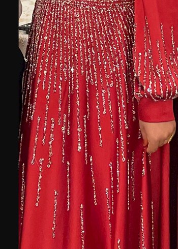 Pullu Kırmızı Uzun Drapeli Abiye Elbise - Görsel 4