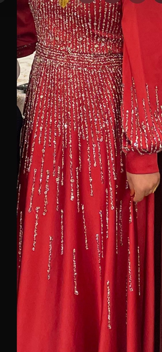 Pullu Kırmızı Uzun Drapeli Abiye Elbise - Görsel 4