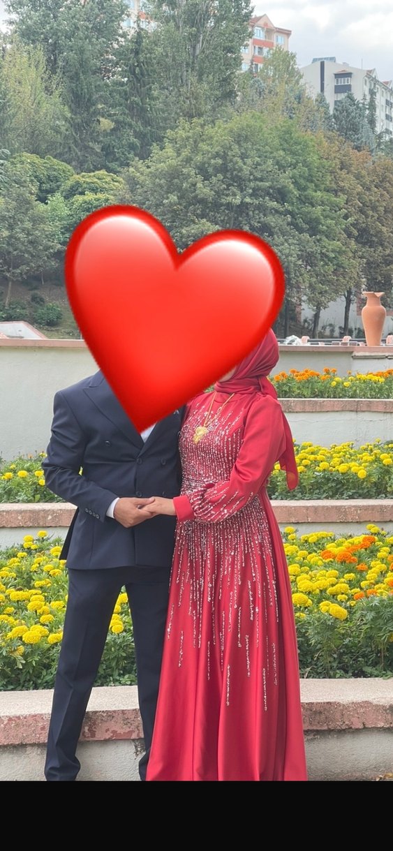 Pullu Kırmızı Uzun Drapeli Abiye Elbise - Görsel 3