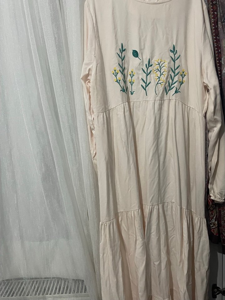 Nakışlı Bej Uzun Keten Elbise - Görsel 2