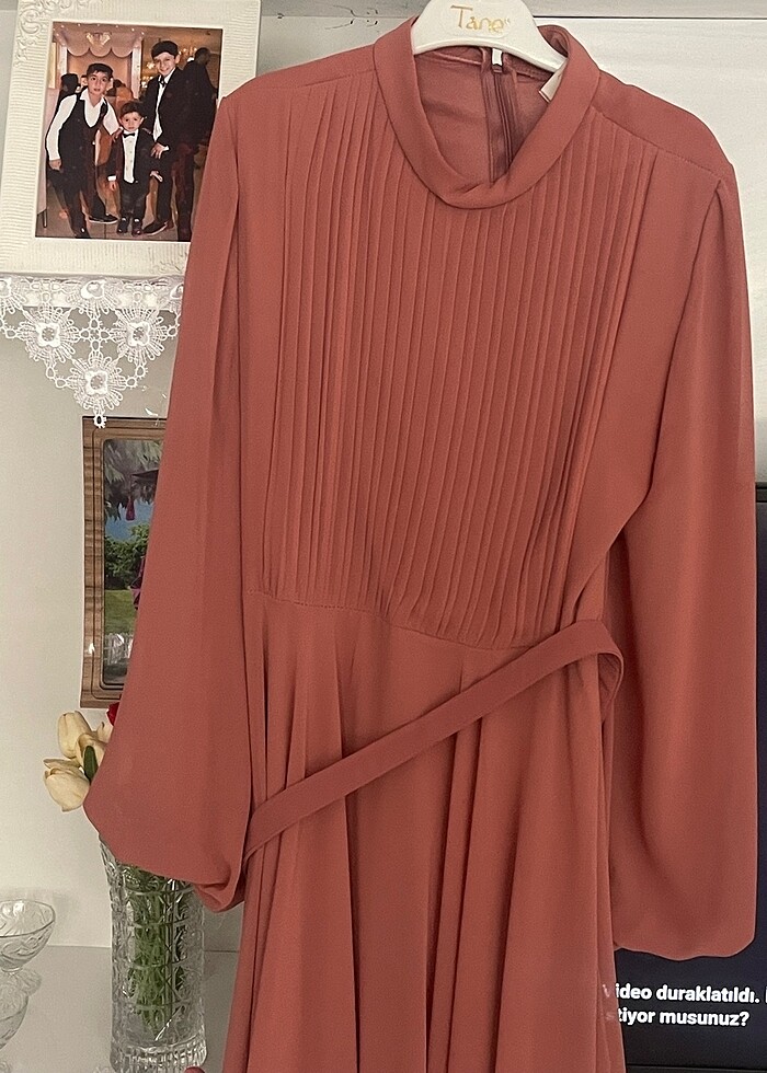 Şifon kemerli tesettür abiye - Görsel 4