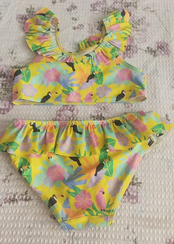 5 Yaş Beden Sarı Desenli Fırfırlı Kız Çocuk Bikini