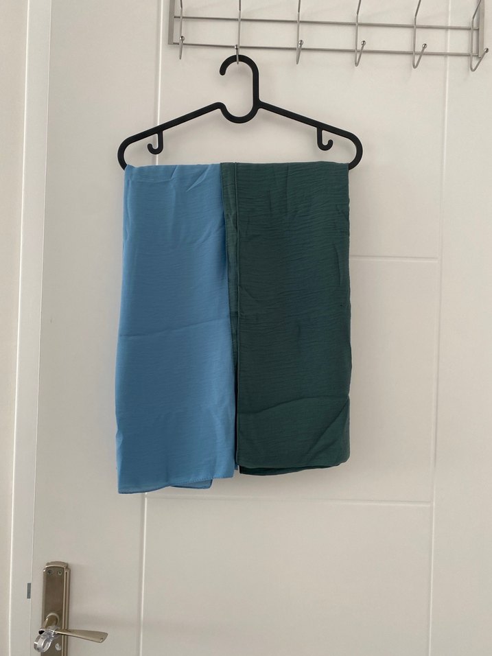 Kadın Drapeli mavi ve yeşil iki adet şal - Görsel 2