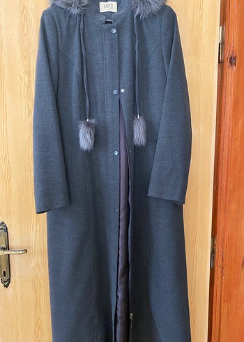 Gri Uzun Kadın Kaban Kürk Detaylı - Görsel 2