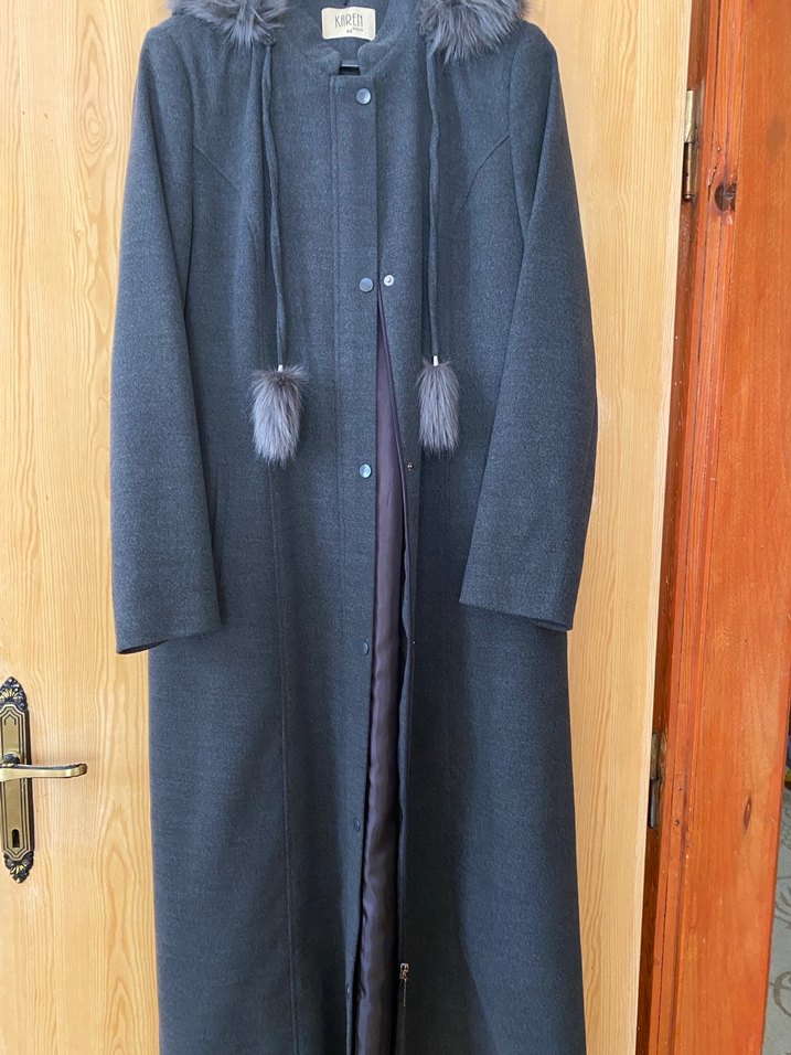 Gri Uzun Kadın Kaban Kürk Detaylı - Görsel 3