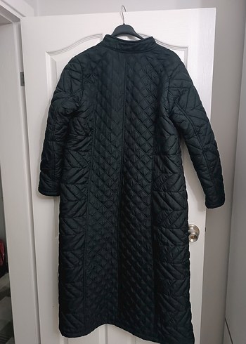 Uzun Siyah Kapitone Kadın Mont - Görsel 6