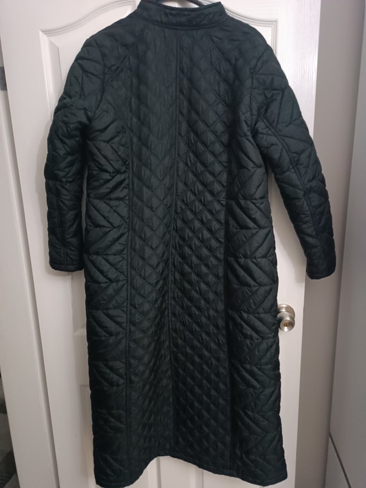 Uzun Siyah Kapitone Kadın Mont - Görsel 5