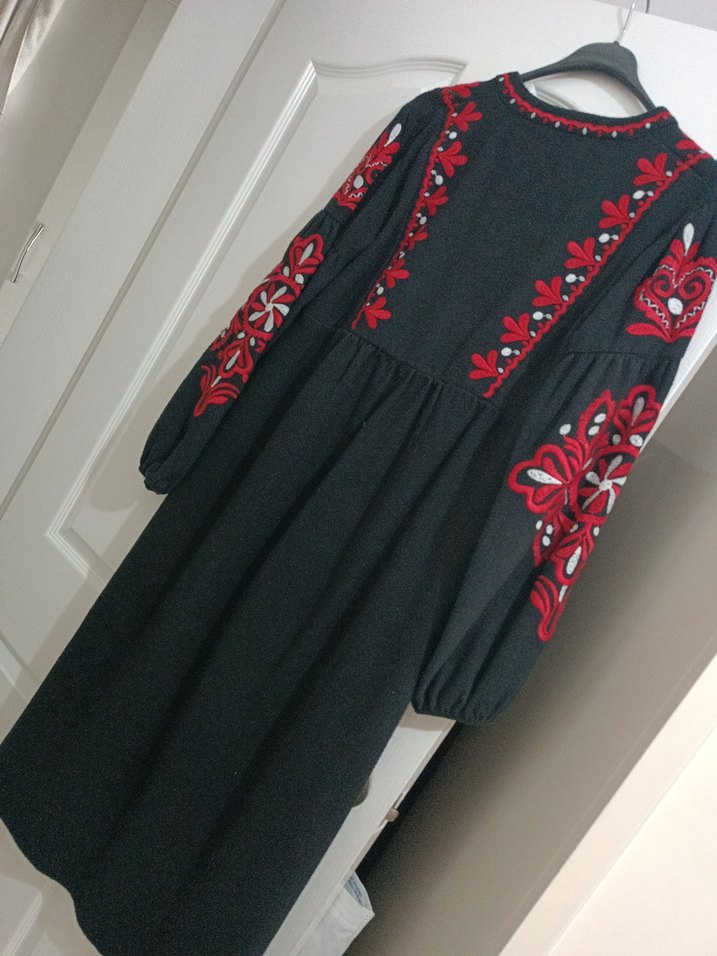 Püsküllü Nakışlı Siyah Bohem Uzun Elbise - Görsel 2