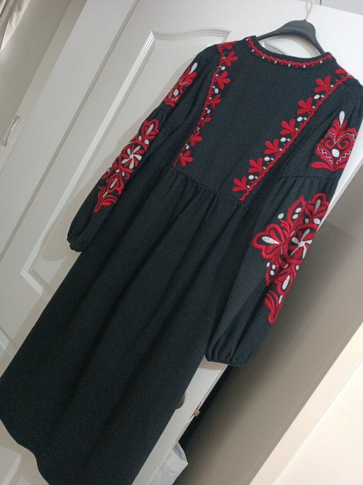 Püsküllü Nakışlı Siyah Bohem Uzun Elbise - Görsel 3