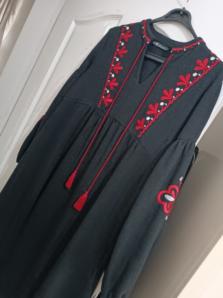 Püsküllü Nakışlı Siyah Bohem Uzun Elbise - Görsel 4