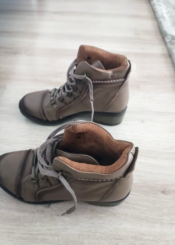 Gri Süet Dolgu Topuklu Kadın Bot - Görsel 4