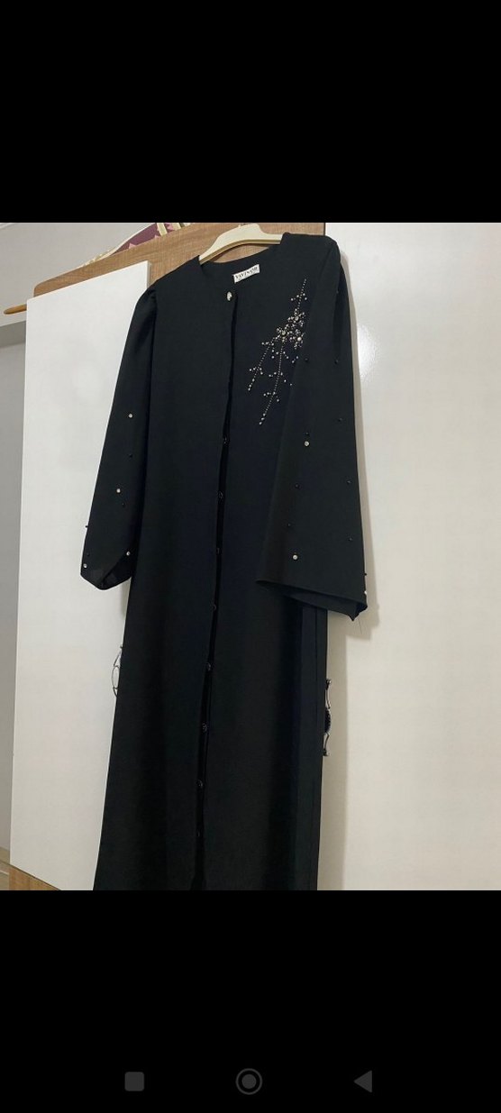 Düğmeli Siyah Nakışlı Uzun Kadın abaya - Görsel 5