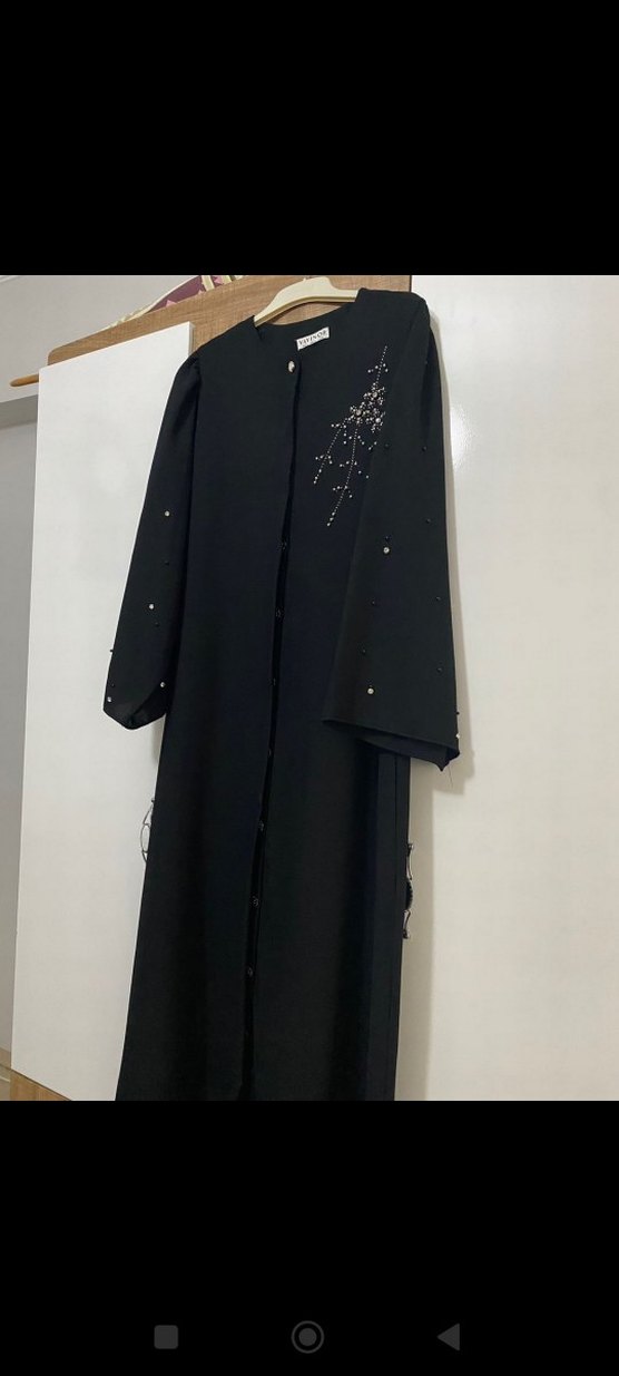 Düğmeli Siyah Nakışlı Uzun Kadın abaya - Görsel 3